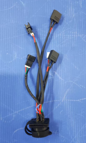 P6 charging port