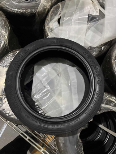 V9 Tubeless Tire